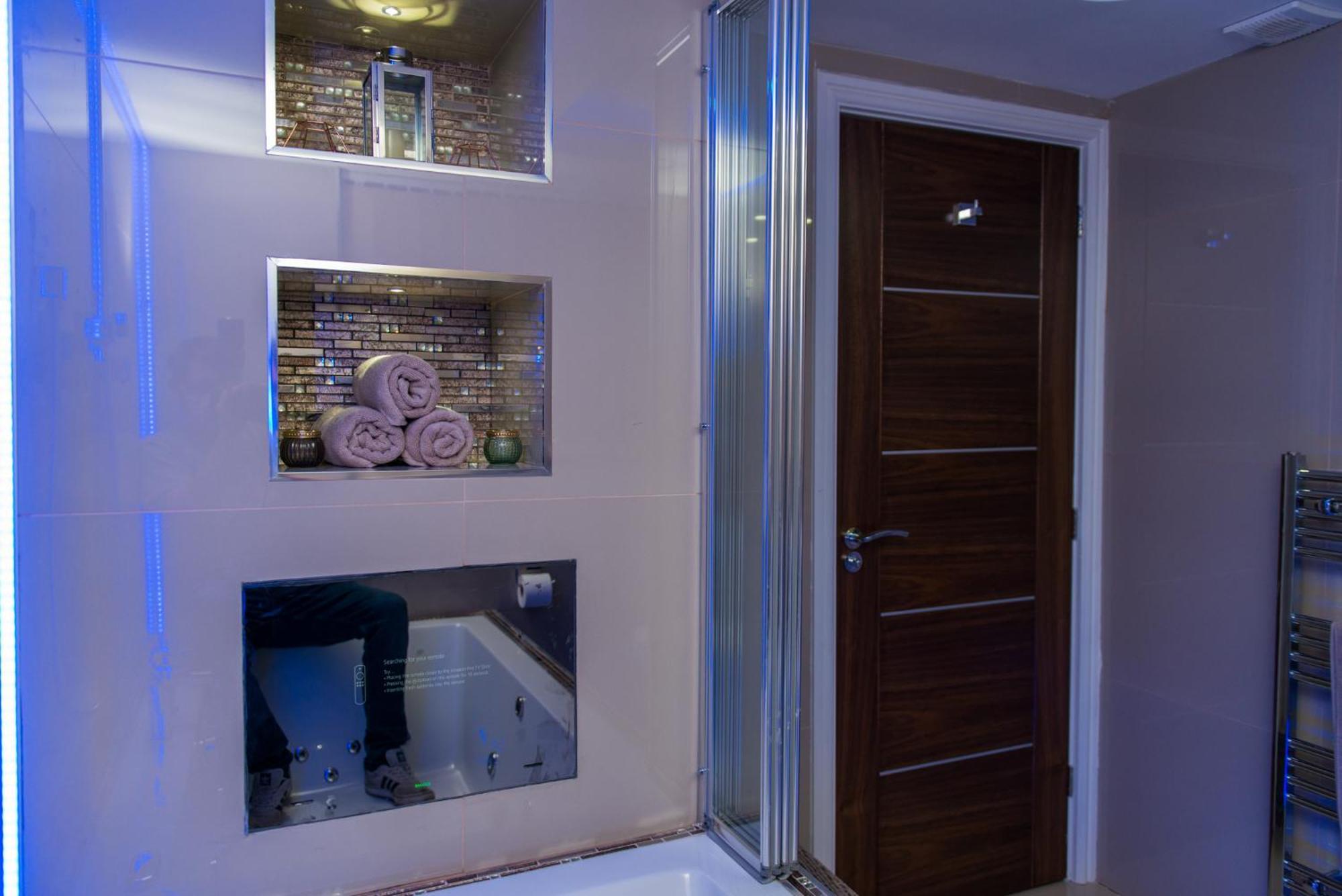 Aphrodite Suites Huddersfield Exterior photo