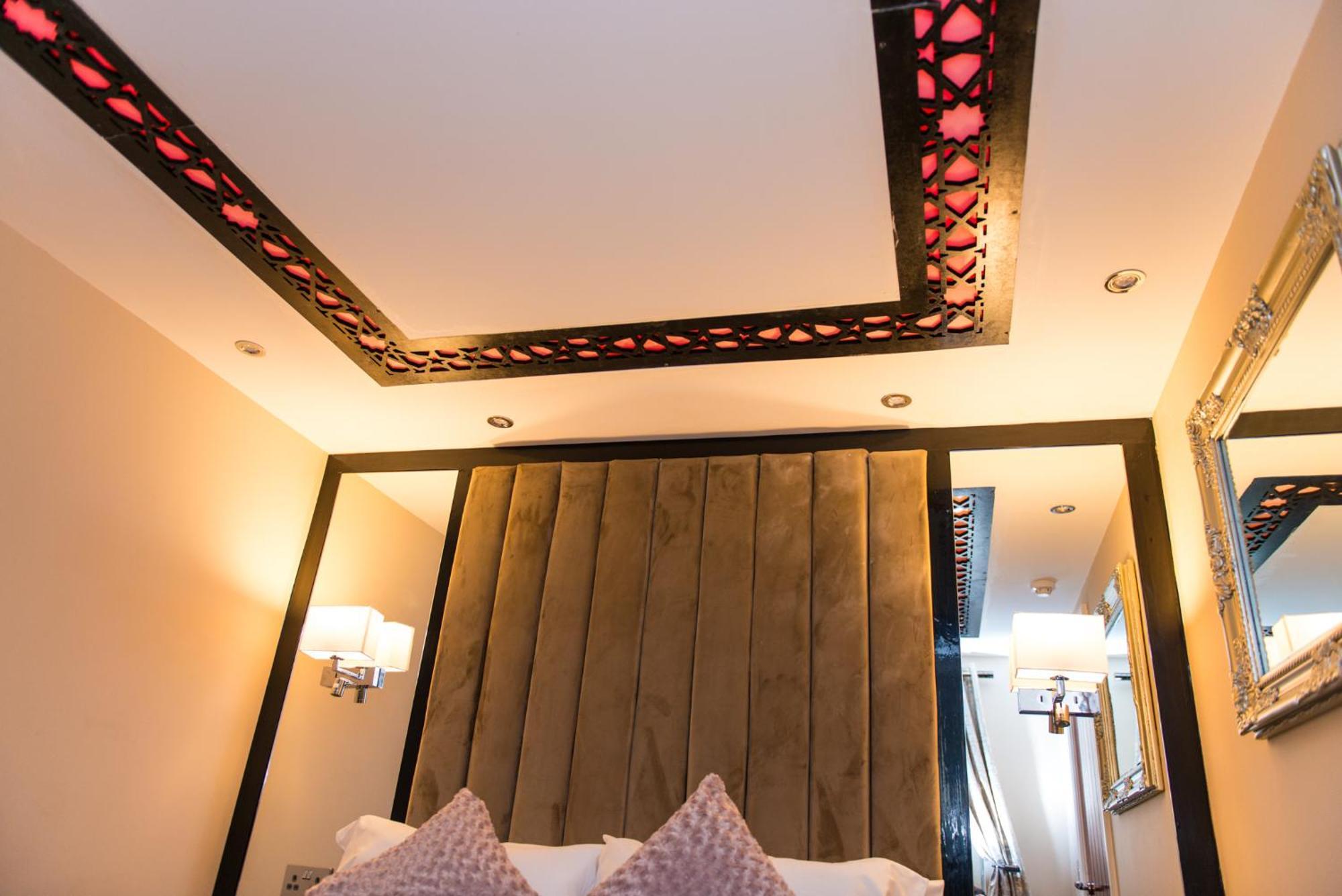 Aphrodite Suites Huddersfield Room photo
